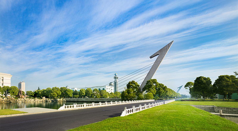 錨定世界一流，揚子江藥業(yè)喜慶建廠50周年