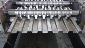 <b>貨車廂板成型設(shè)</b>