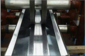 <b>天溝成型機</b>